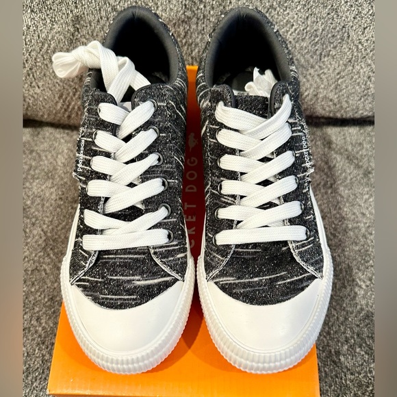 Rocket Dog Shoes Womans Rocket Dog Tennis Shoes Size 8 Color Grey
